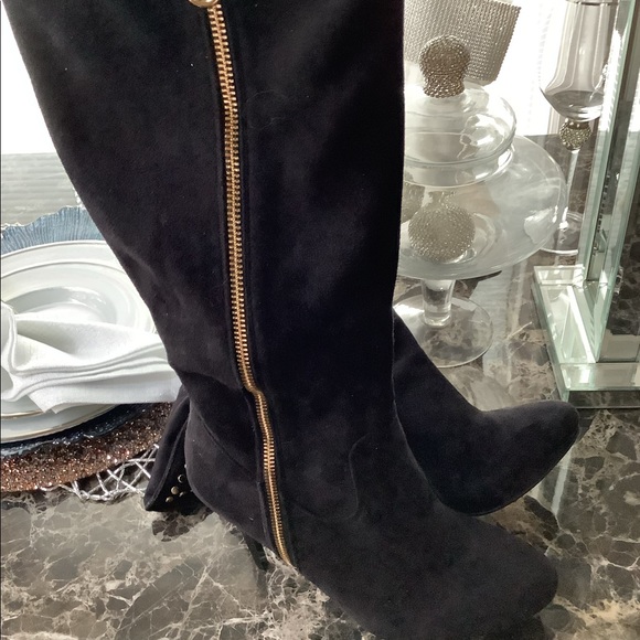 Boot - Picture 2 of 5